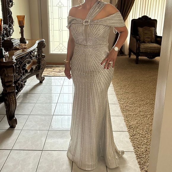 Od Rica-Turkish Evening Gown - Picture 4 of 12